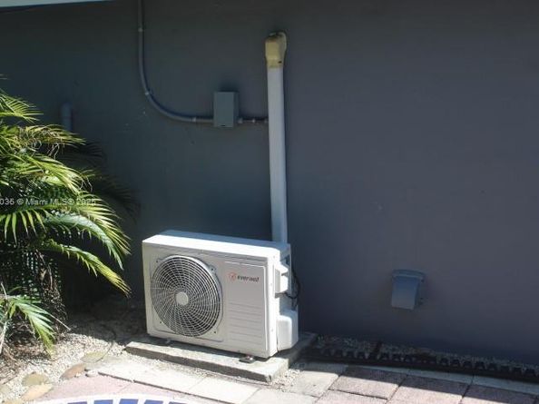 20541 NW 20th Ct, Miami Gardens FL 33056