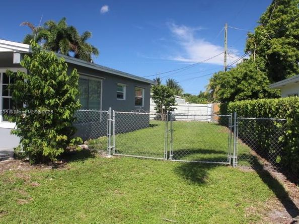 20541 NW 20th Ct, Miami Gardens FL 33056