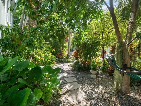 645 Michigan Ave A, Miami Beach FL 33139