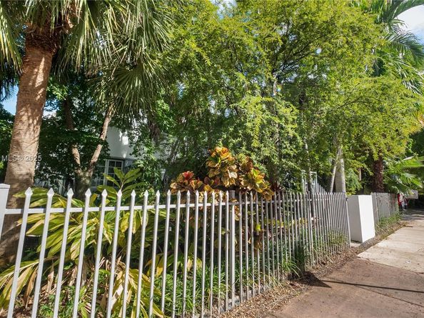 645 Michigan Ave A, Miami Beach FL 33139