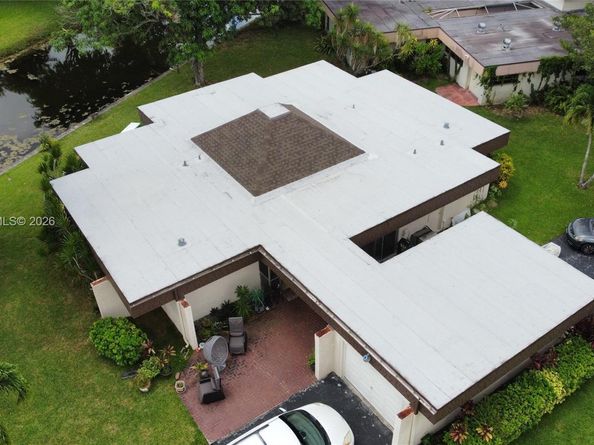 5700 White Hickory Cir, Tamarac FL 33319