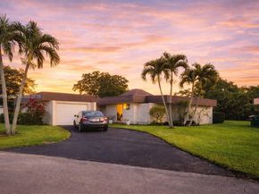 5700 White Hickory Cir, Tamarac FL 33319