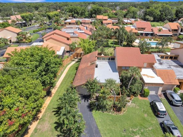 5405 Stonybrook Dr, Boynton Beach FL 33437