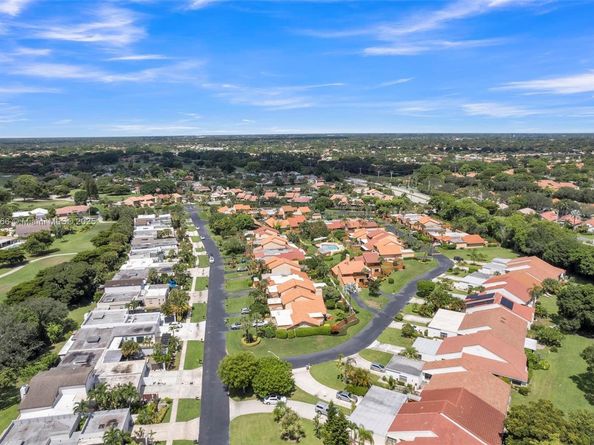 5405 Stonybrook Dr, Boynton Beach FL 33437