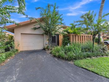 5405 Stonybrook Dr