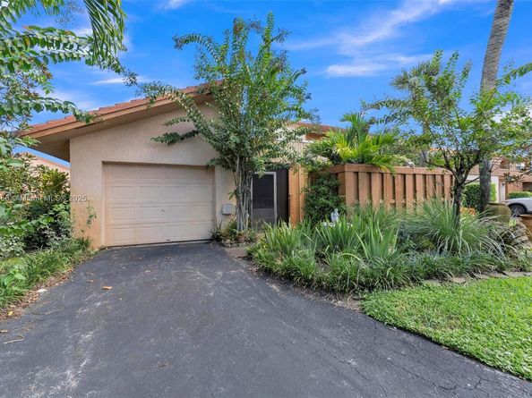 5405 Stonybrook Dr, Boynton Beach FL 33437