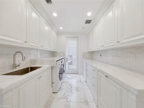 55 La Gorce Cir, Miami Beach FL 33141