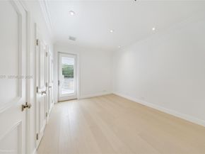 55 La Gorce Cir, Miami Beach FL 33141