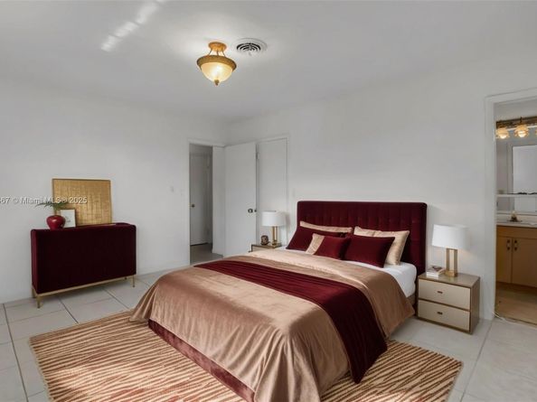 16001 SW 98th Ave, Miami FL 33157