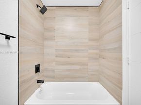 1370 NW 173rd Ter, Miami Gardens FL 33169