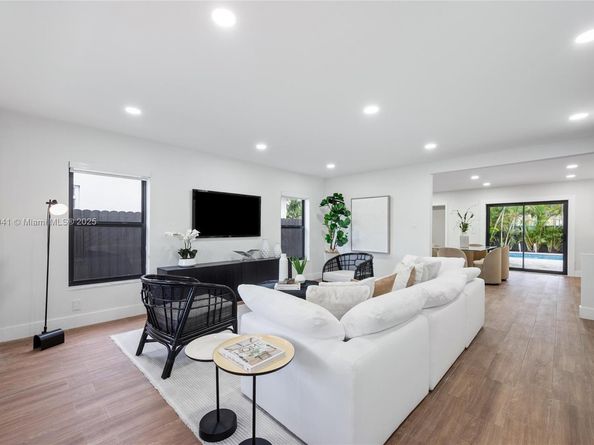 5331 Mckinley St, Hollywood FL 33021