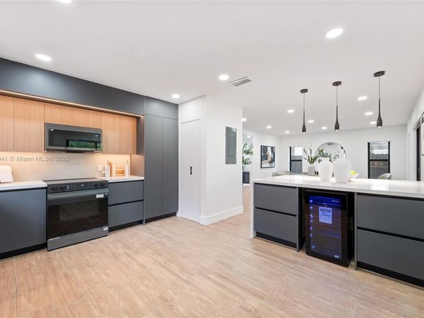 5331 Mckinley St, Hollywood FL 33021