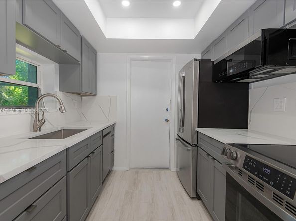 340 Leisure Blvd, Pompano Beach FL 33064