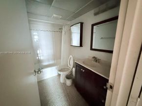 2841 Somerset Dr 305, Lauderdale Lakes FL 33311