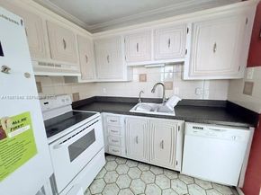 2841 Somerset Dr 305, Lauderdale Lakes FL 33311