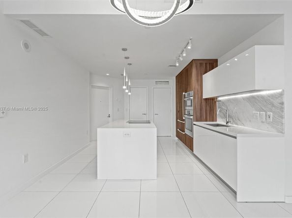 851 NE 1st Ave 1506, Miami FL 33132