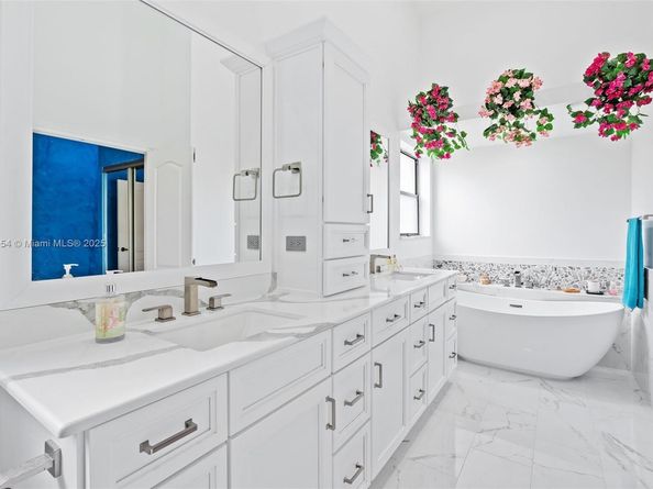 450 NW 195th Ave, Pembroke Pines FL 33029