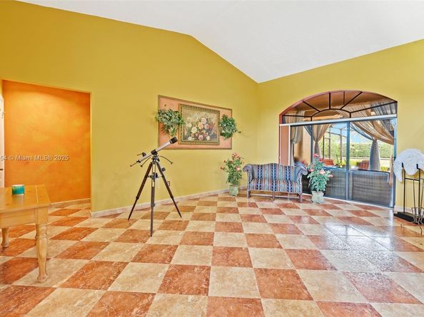 450 NW 195th Ave, Pembroke Pines FL 33029