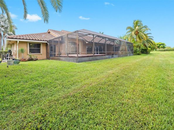 450 NW 195th Ave, Pembroke Pines FL 33029