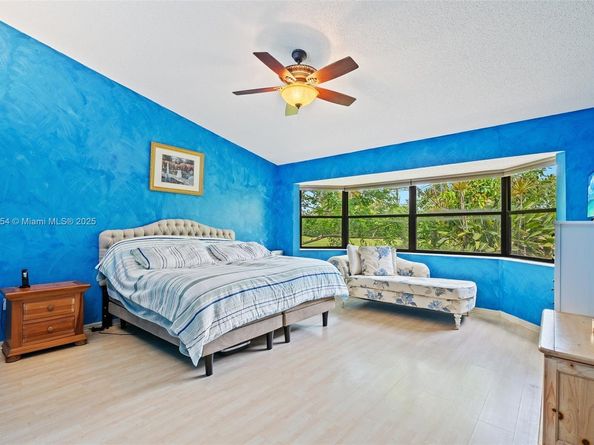 450 NW 195th Ave, Pembroke Pines FL 33029