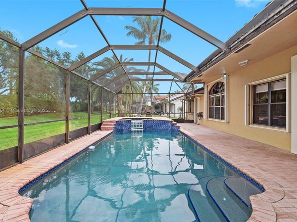 450 NW 195th Ave, Pembroke Pines FL 33029