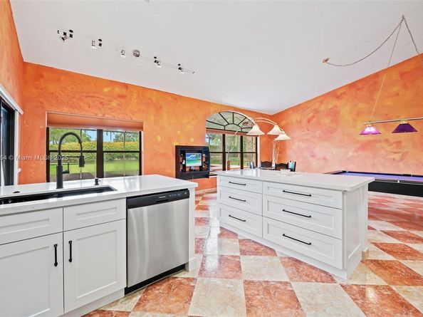 450 NW 195th Ave, Pembroke Pines FL 33029