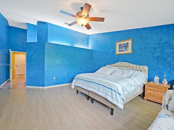 450 NW 195th Ave, Pembroke Pines FL 33029