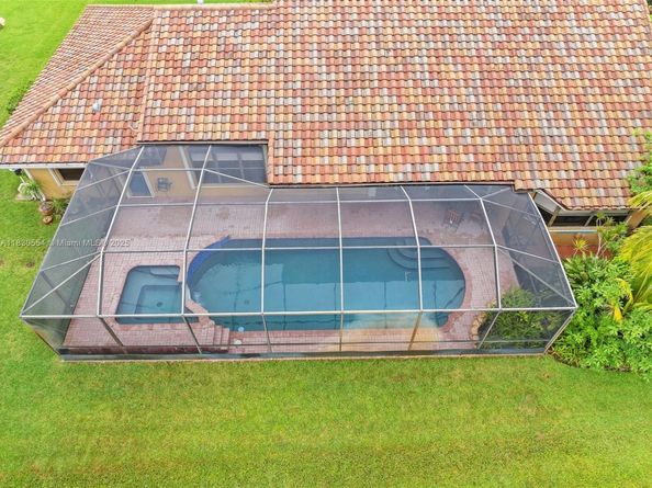 450 NW 195th Ave, Pembroke Pines FL 33029