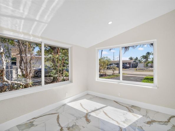 649 NW 20th Ct, Pompano Beach FL 33060