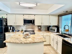 5921 SW 17th St, Plantation FL 33317