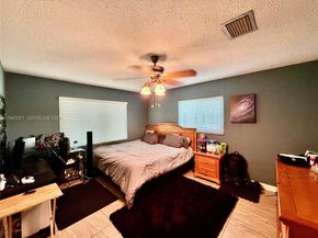 5921 SW 17th St, Plantation FL 33317