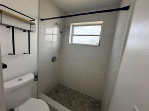 1975 NE 135th St 3E, North Miami FL 33181