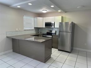 1975 NE 135th St 3E, North Miami FL 33181