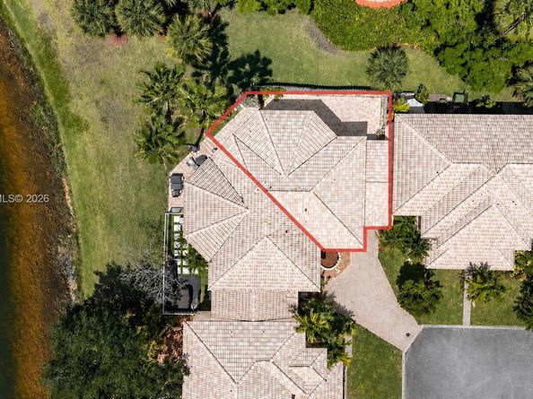 17086 NW 22nd St, Pembroke Pines FL 33028
