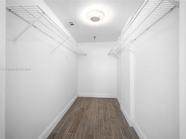 1010 NW 11th St 507, Miami FL 33136