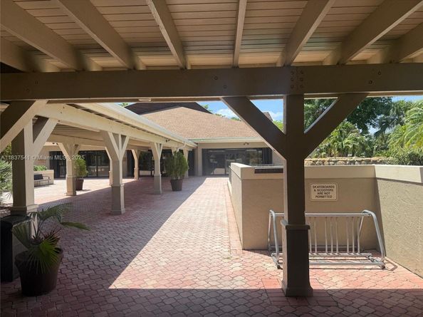 5119 SW 153rd Pl N, Miami FL 33185