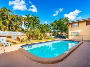 8704 NW 35th St, Coral Springs FL 33065