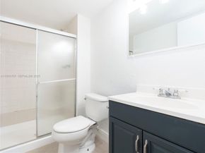 8704 NW 35th St, Coral Springs FL 33065