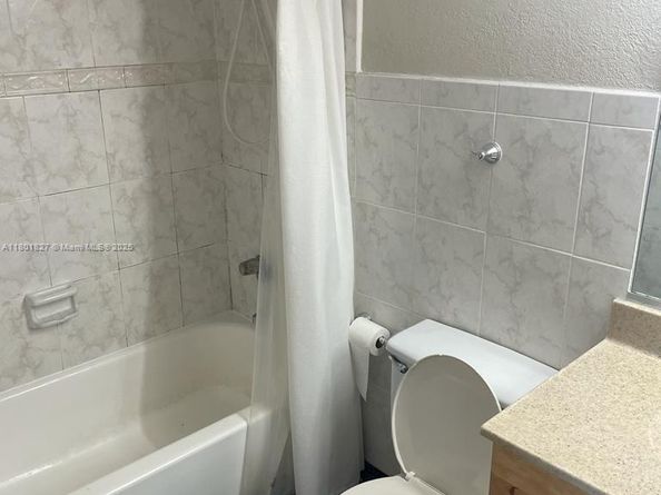 1000 Parkview Dr 605, Hallandale Beach FL 33009