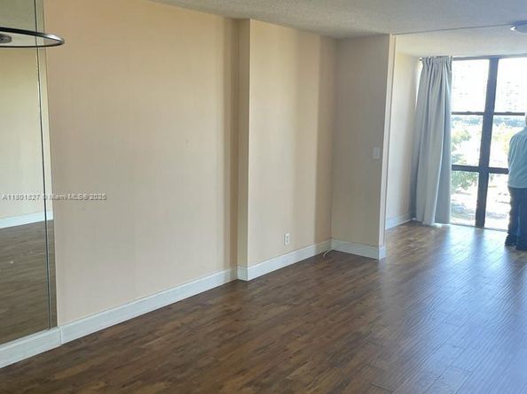 1000 Parkview Dr 605, Hallandale Beach FL 33009