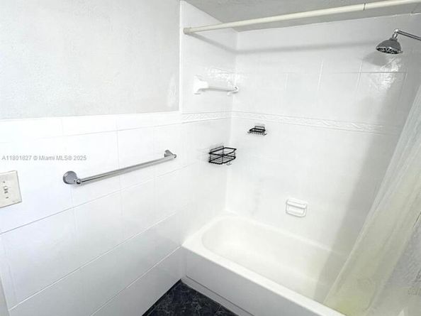 1000 Parkview Dr 605, Hallandale Beach FL 33009