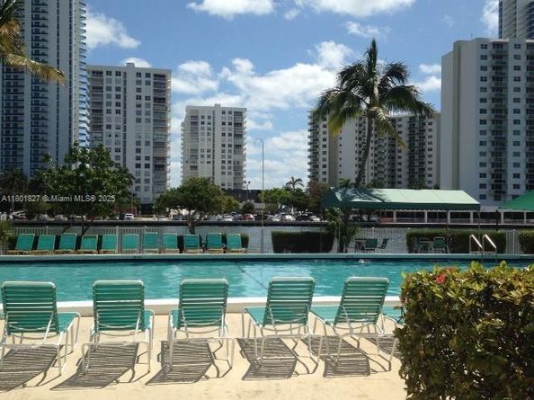 1000 Parkview Dr 605, Hallandale Beach FL 33009