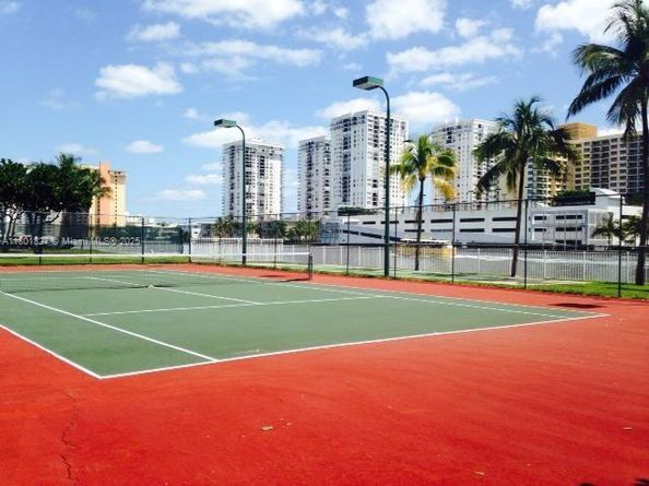 1000 Parkview Dr 605, Hallandale Beach FL 33009
