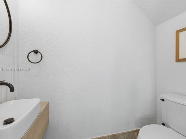 623 NE 11th Ave, Fort Lauderdale FL 33304