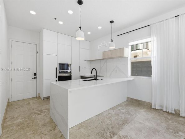 623 NE 11th Ave, Fort Lauderdale FL 33304