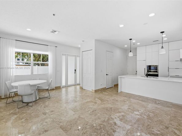 623 NE 11th Ave, Fort Lauderdale FL 33304