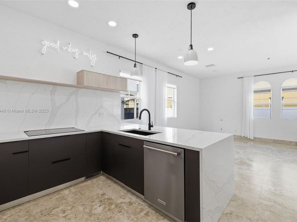 623 NE 11th Ave, Fort Lauderdale FL 33304