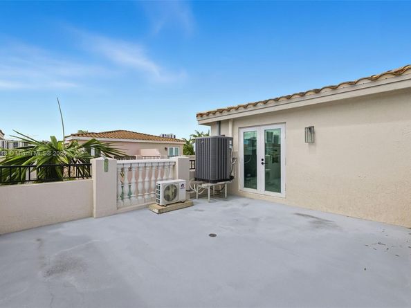 623 NE 11th Ave, Fort Lauderdale FL 33304