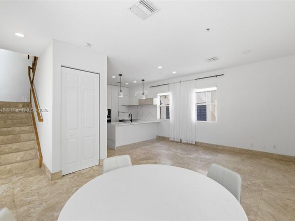 623 NE 11th Ave, Fort Lauderdale FL 33304