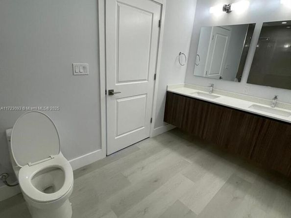 1938 Jackson St 301, Hollywood FL 33020